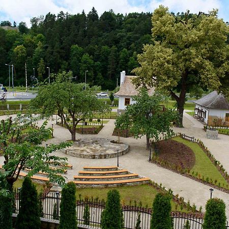 Villa Turris Apartamenty Przy Muszynskim Zamku Muszyna Bagian luar foto