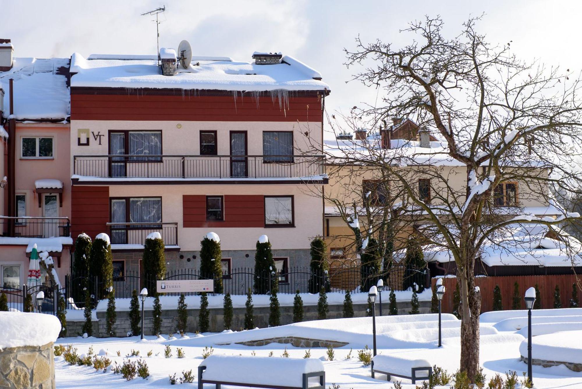 Villa Turris Apartamenty Przy Muszynskim Zamku Muszyna Bagian luar foto